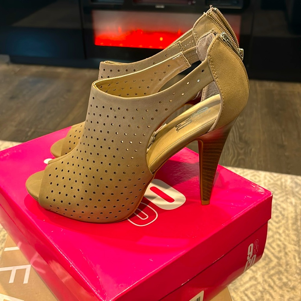 Tan/taupe stilettos, gently worn (GREAT condition)